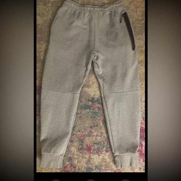 Nike Sportswear Tech Fleece Pants size M in good condition - Picture 2 of 2